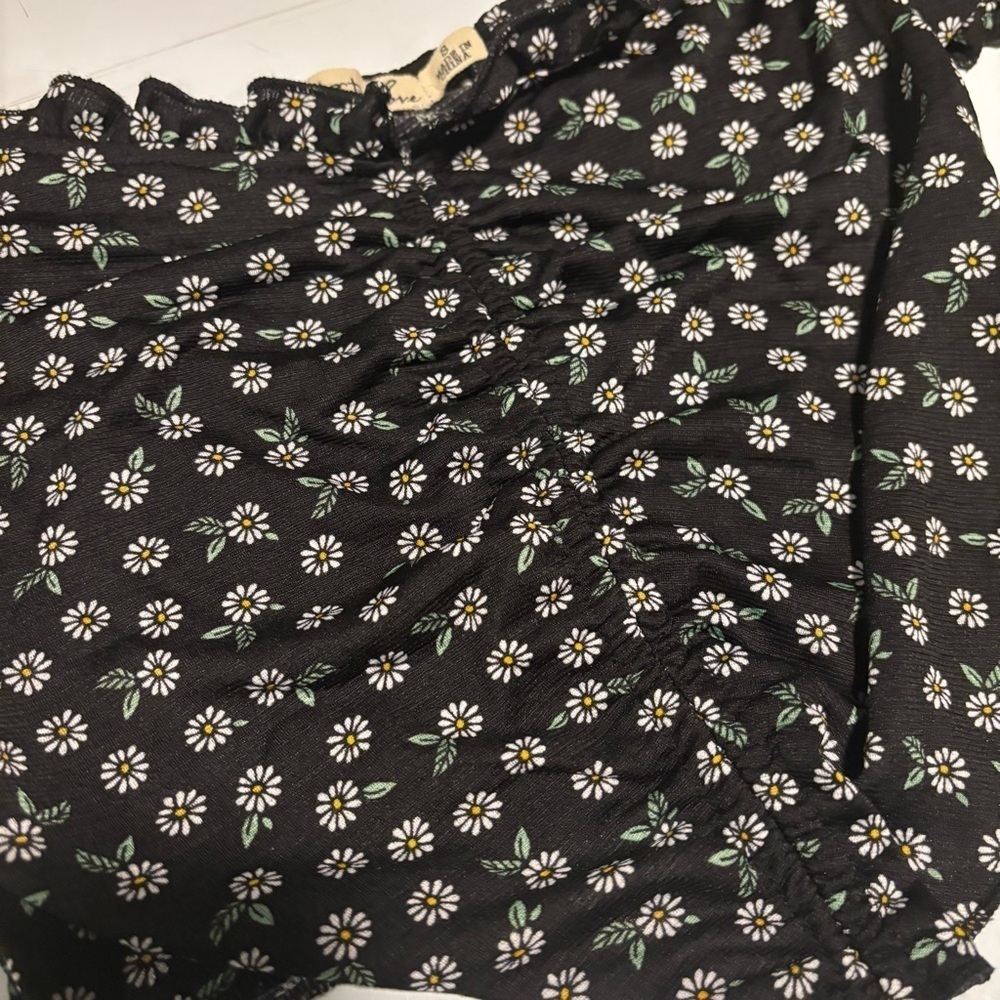 Liberty Love Front Tie Crop Top - Picture 2 of 4